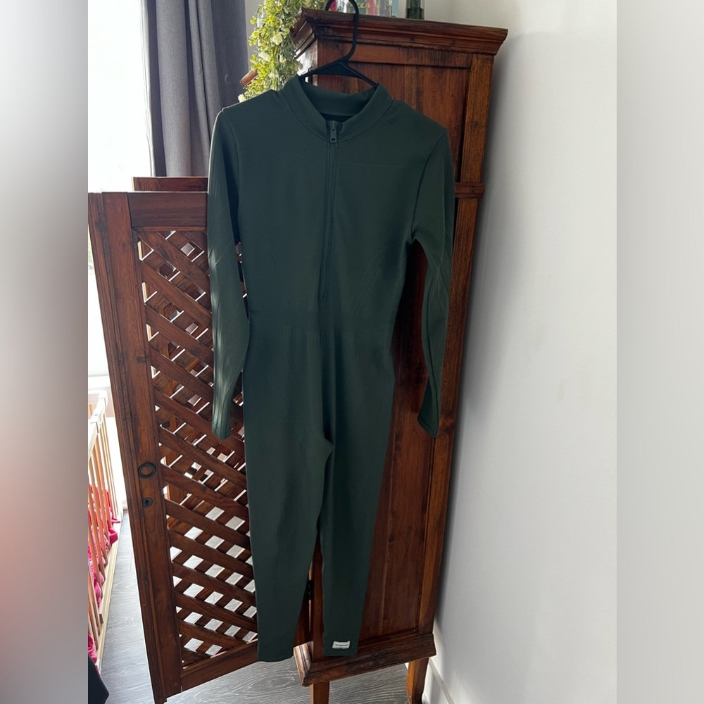 seamless activewear jumpsuit - The Giving Movement